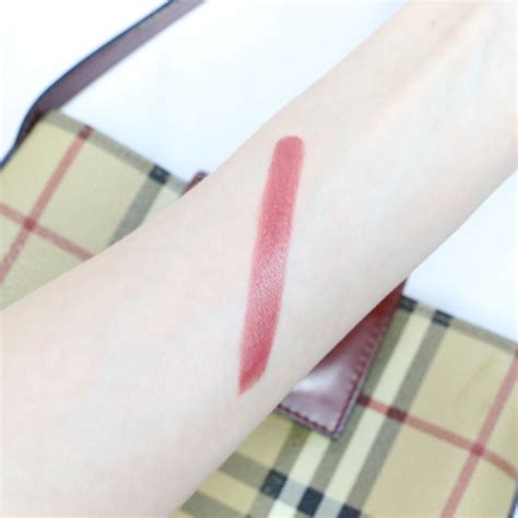 Burberry Kisses Lipstick in No.85 Sepia Review 